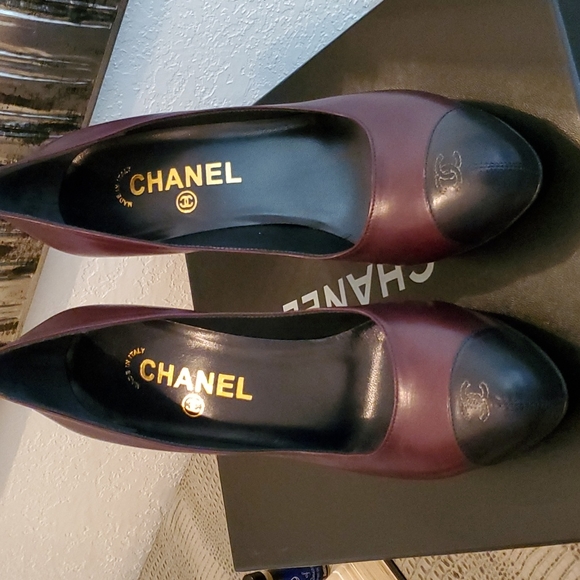 Authentic Chanel Pumps - Picture 1 of 6